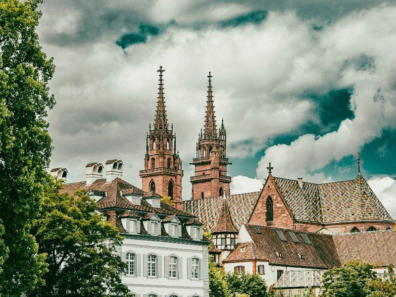 The Minster's twin spires above the steep roofs of the Old Town